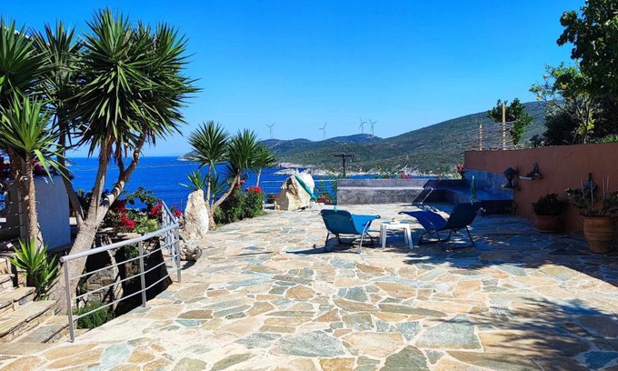 Agii Apostoli Maison | Seagulls - Within walking distance from sea!