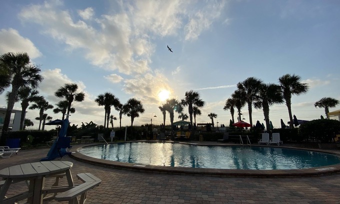 Neptune Beach Hôtel | Seahorse Oceanfront Inn