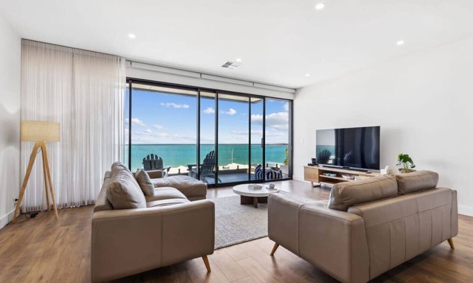 Hayborough Maison | Seamist On Seagull, Expansive Views
