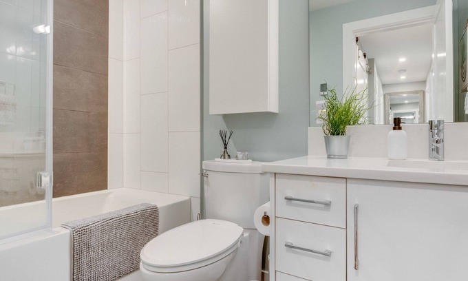 Brentwood Bay Appartement | Seas the Bay Oceanview Suite