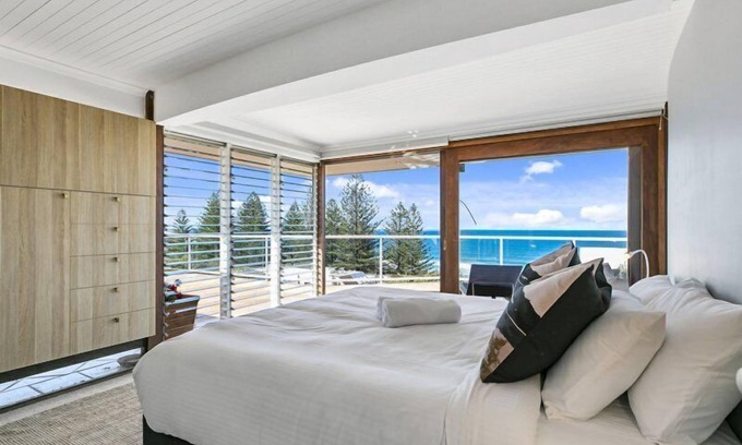 Sunshine Beach Appartement | Seascape - A Stunning Two Level Penthouse Apartment.