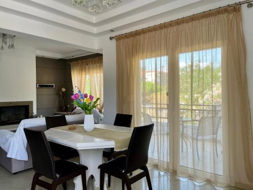 Kalithies Appartement | Seascape Village