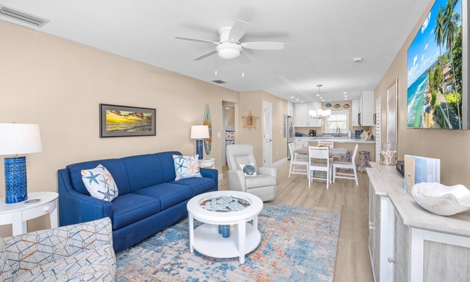Sanibel Copropriété | SeaShells Unit 40 – Island Getaway with Pool, Pickleball & Beach Access