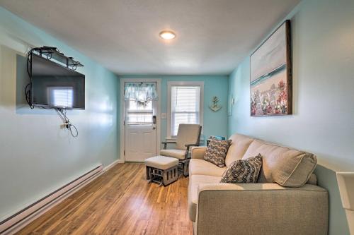 Salisbury Beach Appartement | Seaside Escape with Porch and Direct Beach Access