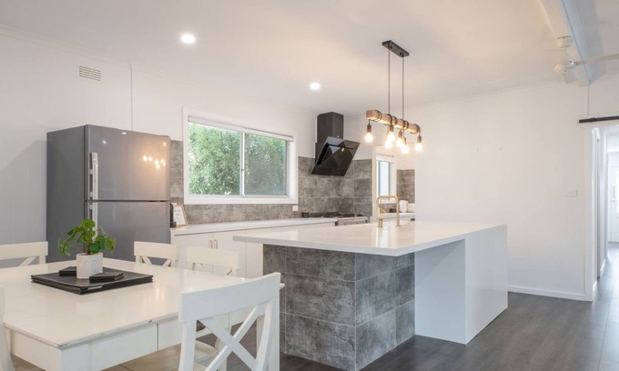 Dromana Maison | Seaside Haven Cottage