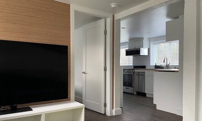 Prince Rupert Appartement | Seaside Haven: Your Serene 1BR Retreat by the Coast
