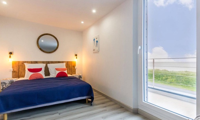 Saint-Marcouf Cottage | Maison en bord de mer avec balcon, parking et WiFi