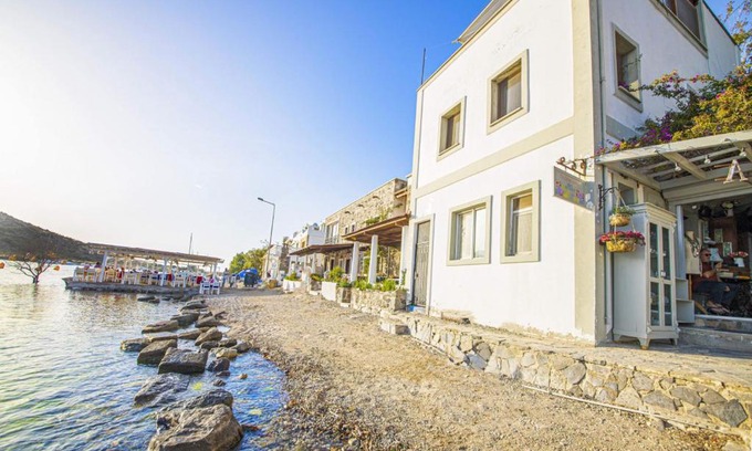Gumusluk Maison | Seaside House with Refreshing View in Gumusluk