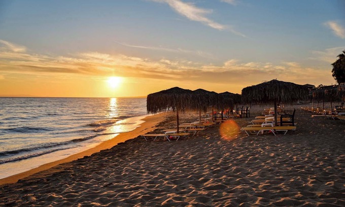 Kourouta Appartement | Seaside Nest in Kourouta Steps From the Beach