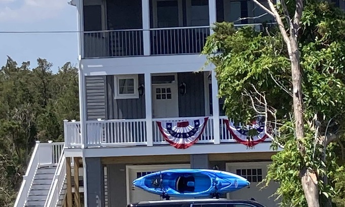 Broadkill Beach Maison | Seaside Osprey House features views of the bay/ocean on the Delaware Bay.