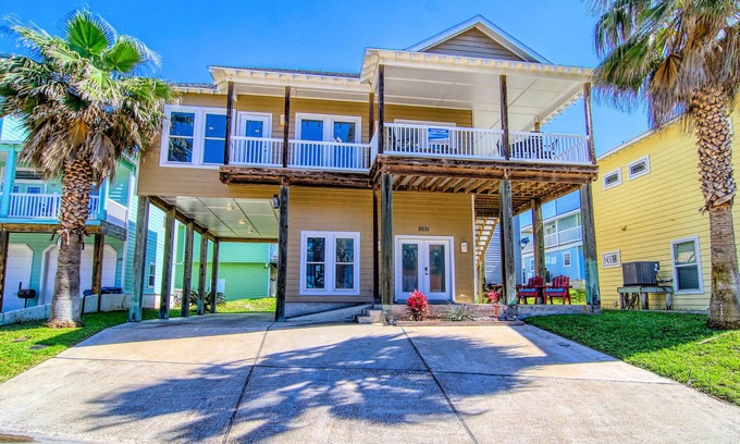 Sand Point Maison | Seaside Paradise - Unité à l'étage - 3BR / 2BA - Grande terrasse! Proche de la plage et de la piscine