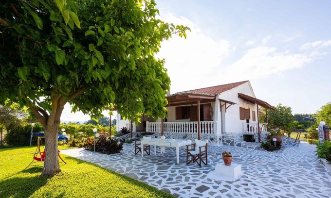 Messini Maison | Seaside Retreat for Families and Pets