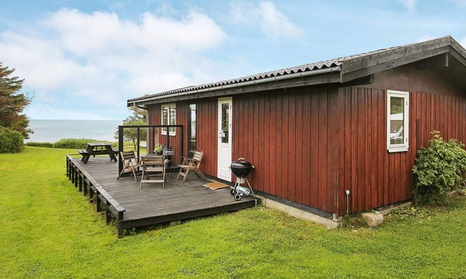 Hoensinge Maison | Serenite en bord de mer a Lumsas Retreat-By Traum