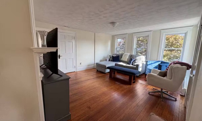 Warren Appartement | Seaside Stay in Historic Warren
