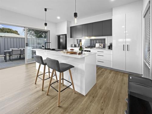 Shellharbour Maison | Seaside Village Retreat