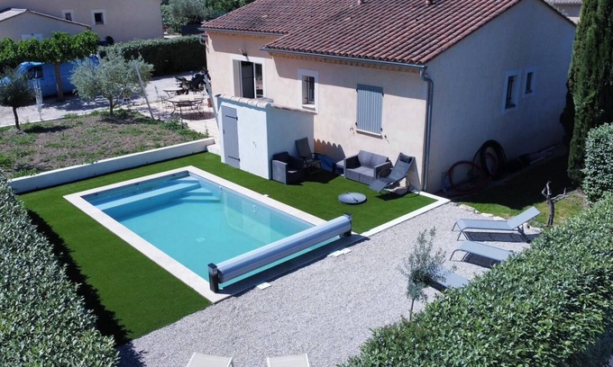 Mirabel-aux-Baronnies Maison | Maison de location saisonnière avec piscine "Les oliviers des montées"