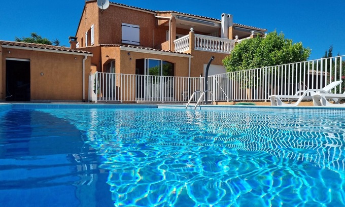 Caux Appartement | Location saisonnière de gîtes climatisés , piscine