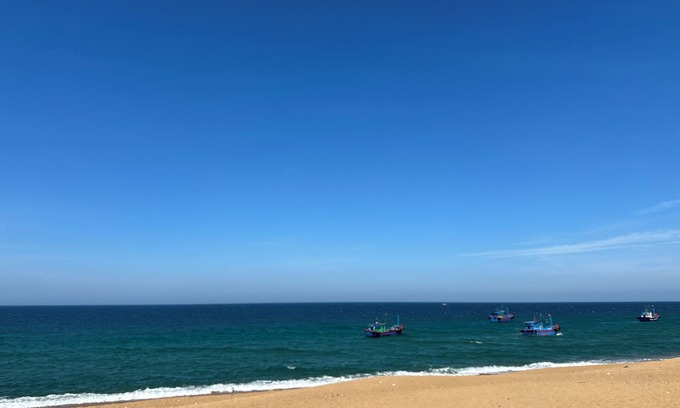 Dong Hoa Maison | Beach View 2 Homestay