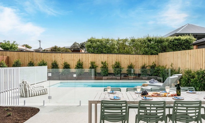 Rosebud Maison | Seaspray Cottage | Heated Pool | Table Tennis
