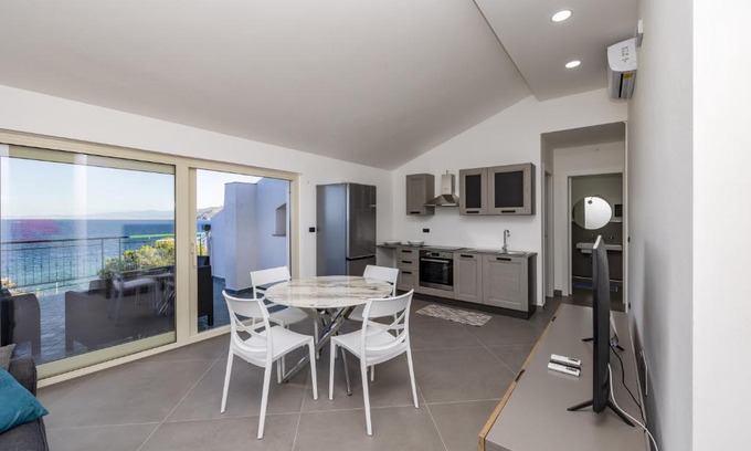 Marina di Patti Appartement | Seaview Apartment