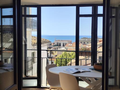Rione Duomo Appartement | Seaview & City Center - Terrazza Dorotea