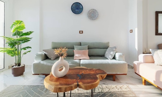 Ar-Raml 1 Appartement | Lovely Seaview Condo in Saba Pasha