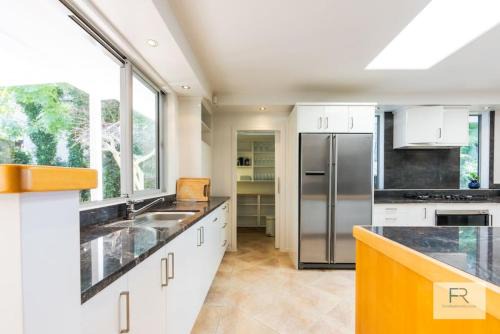 Castor Bay Maison | Seaview Haven in Castor Bay
