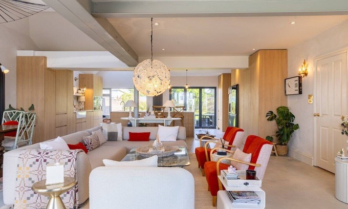 Southgate Maison | Seaview House (Free Hot Tub)
