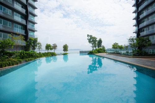 Kampung Sungai Nibong Appartement | Seaview SuperCondo, near Queensbay