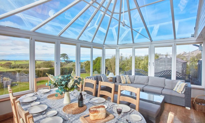 Trelights Maison | Seawynds is a lovely spacious property with panoramic coastal views set above the picturesque cove o