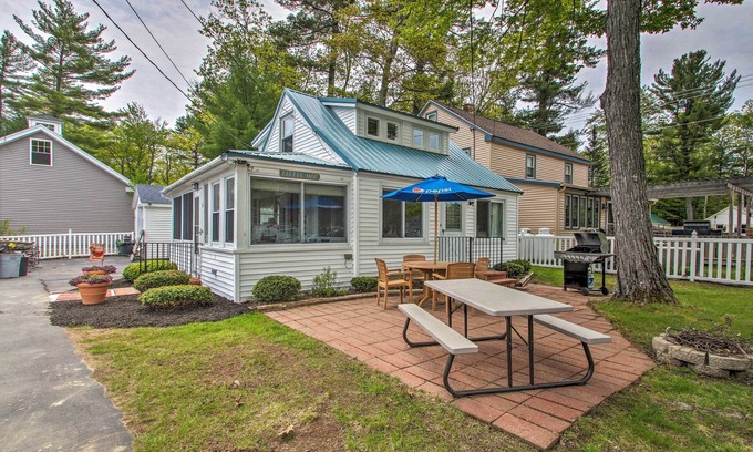 Sebago Cottage | NOUVEAU! Sebago Lake Cottage w / Patio + accès à la plage!