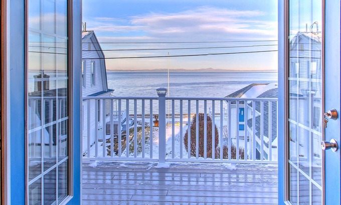 Sebago Appartement | NOUVEAU! Sebago Lake Haven avec vue sur le pont et le bord de l'eau
