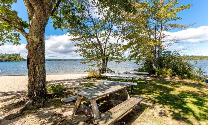 Raymond Maison | SEBAGO LAKE RENTAL w/ SAND BEACH - Exceptional Retreat on Jordan Bay