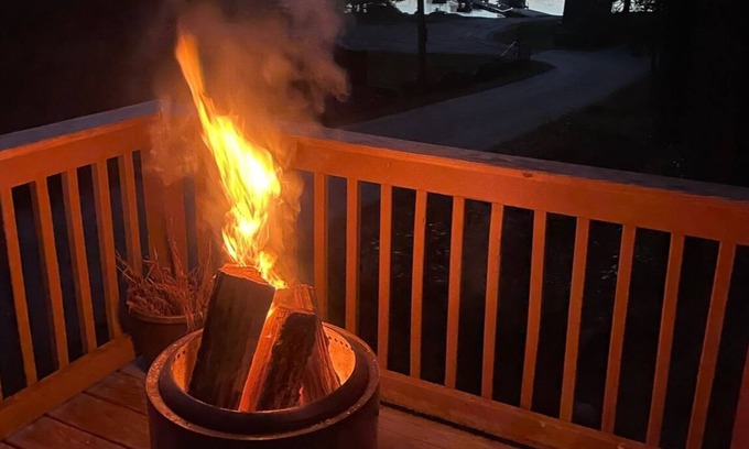 Standish Cabine | Sebago Lake Retreat - Sunset Views, Fire Pit, Family Fun