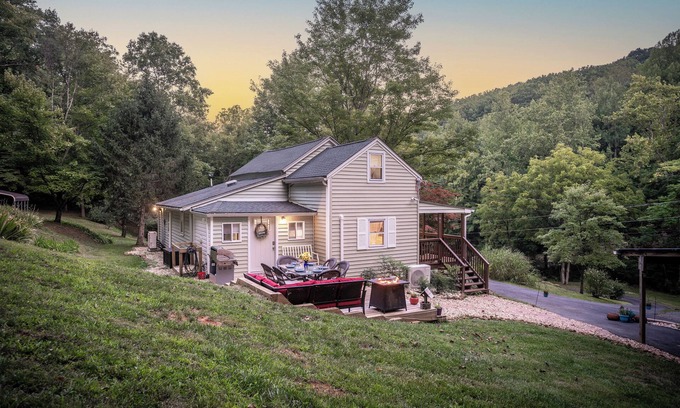 Afton Maison | Secluded 20+ Acre Retreat Near Brew & Wine Trails