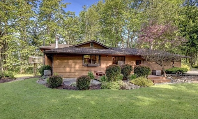 Union Hill-Novelty Hill Maison | Secluded 4b Home + 5ac of Serene Nature in Redmond