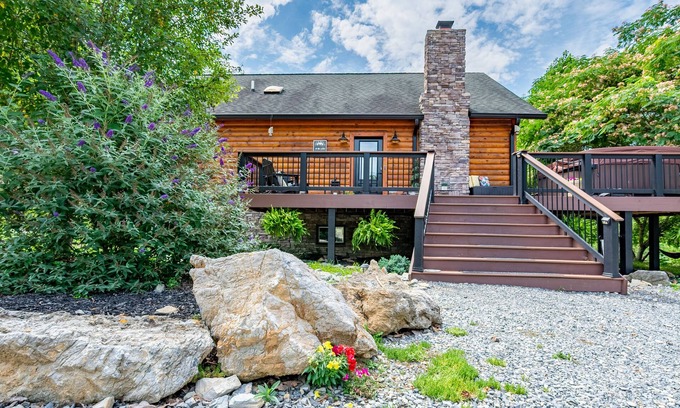 Draper Cabine | Secluded 5 BR Modern Cabin, 120 acres. New River Trail, Claytor Lake, VA tech