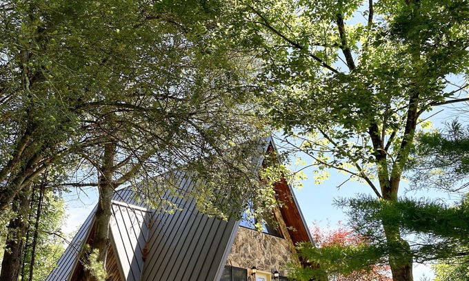 Coolville Maison | Secluded A-Frame on 22 Acres near Athens
