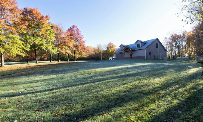 Factoryville Maison | Secluded and spacious Barndominium close to 2 Ski Resorts and many attractions!