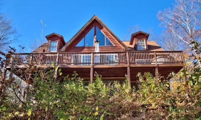 White Haven Cabine | Secluded, Bachelor parties, Pocono Cabin over Lehigh River, sleeps 20, hot tub