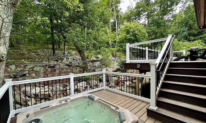 Kabletown Cabine | Secluded Cabin a Stone's Throw From the A.T.!