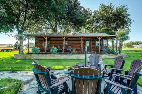 Weatherford Maison | Secluded Cabin in Weatherford!