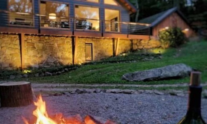 Spring City Cabine | Secluded Cabin; Mountain Chalet w/ Hot Tub on 5 acre lot
