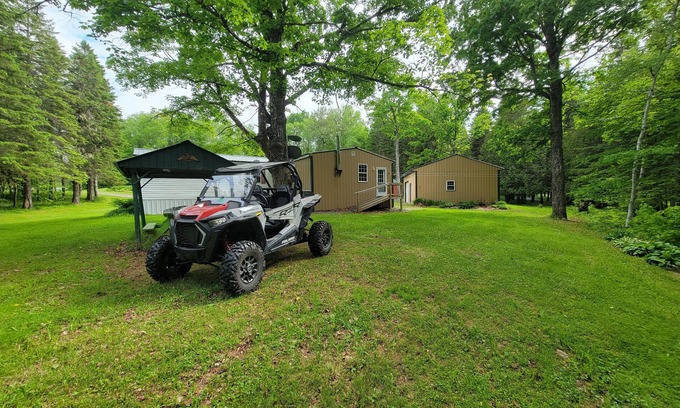 New Sweden Maison | Secluded camp off the snowmobile trail