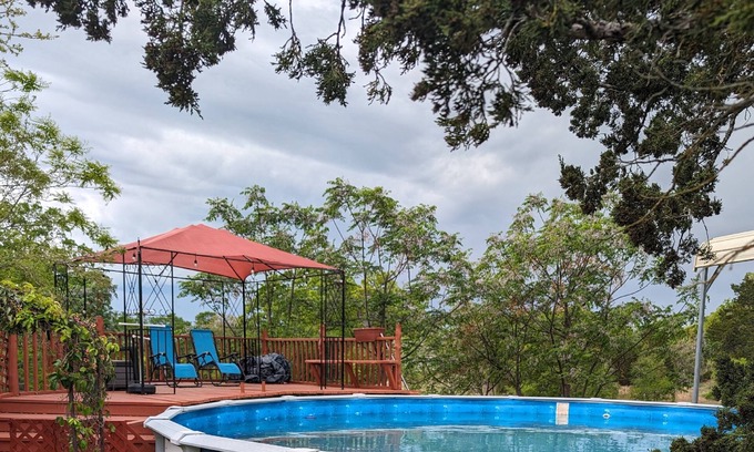 Cedar Creek Maison | Secluded Country Home on 15 Acres. Pool, BBQ, Hot Tub and Ping Pong. Close to COTA. RV Parking