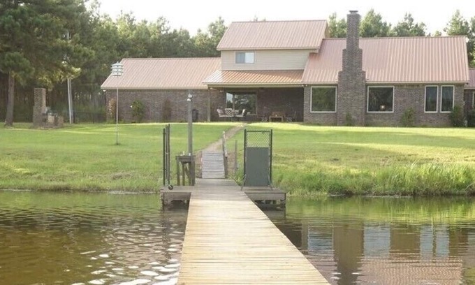 Jefferson Maison | Secluded East Texas Getaway with 22 Acre Private Lake