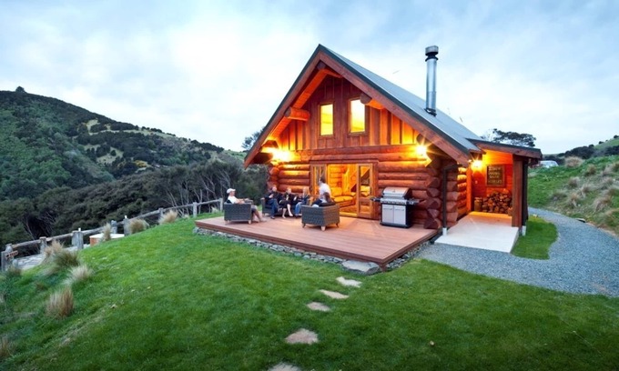 Clutha District Maison | Secluded Eco-friendly Log Cabin with Steaming Outdoor Baths