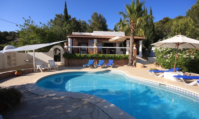 Santa Eulalia del Rio Villa | Villa avec vue Secluded pittoresque, à proximité de Santa Eulalia et de ses plages.