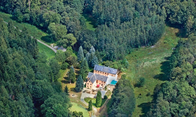 Liebstadt Maison | Secluded holiday home for groups with pool, sauna, wood-burning stove and more...