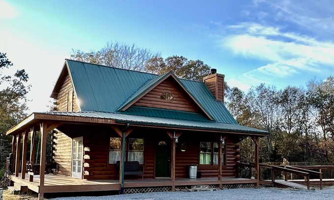 Pope County Cabine | Secluded log cabin in the Shawnee national Forest